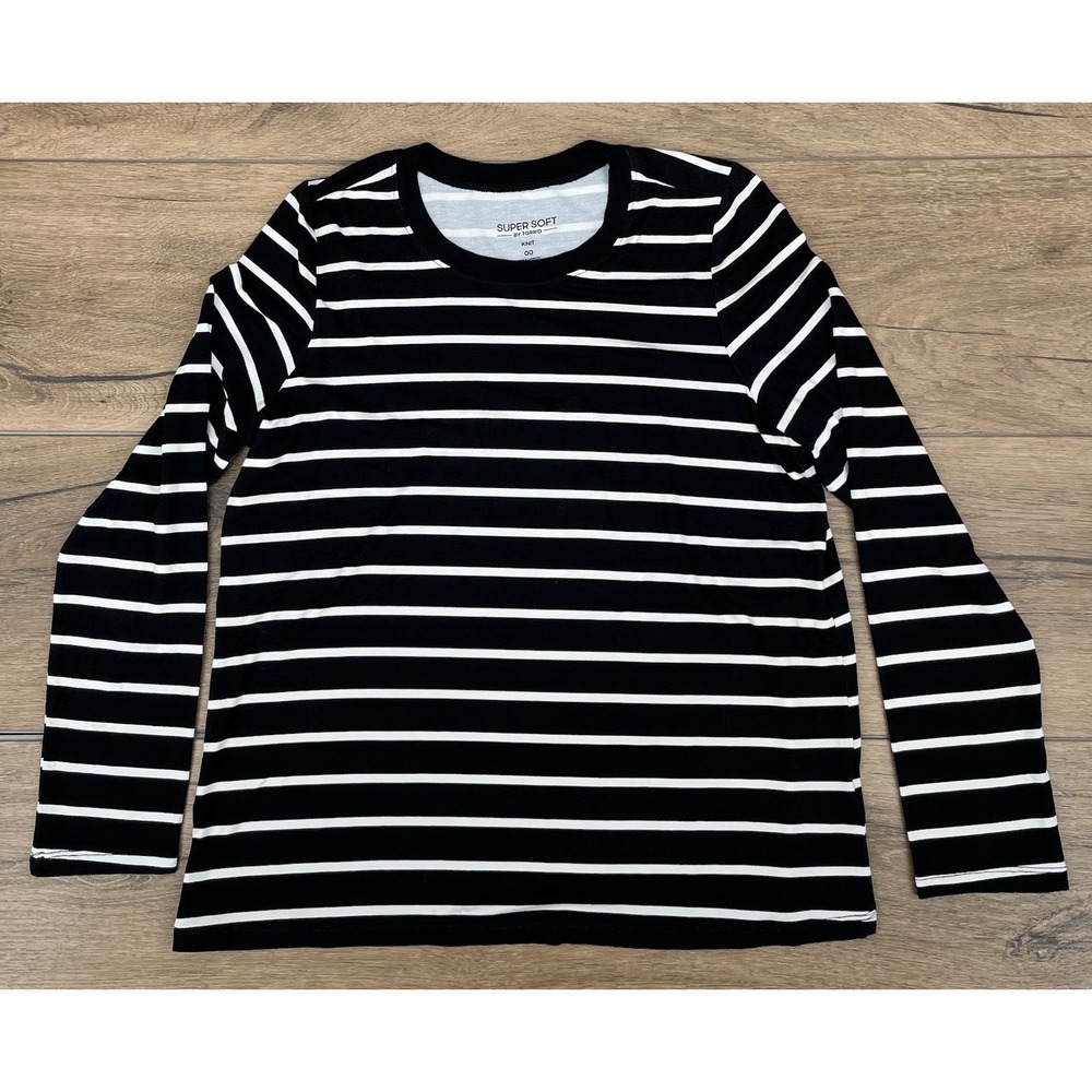 Torrid Super Soft Knit Top Size 00‎ Black White Stripe Long Sleeve Medium